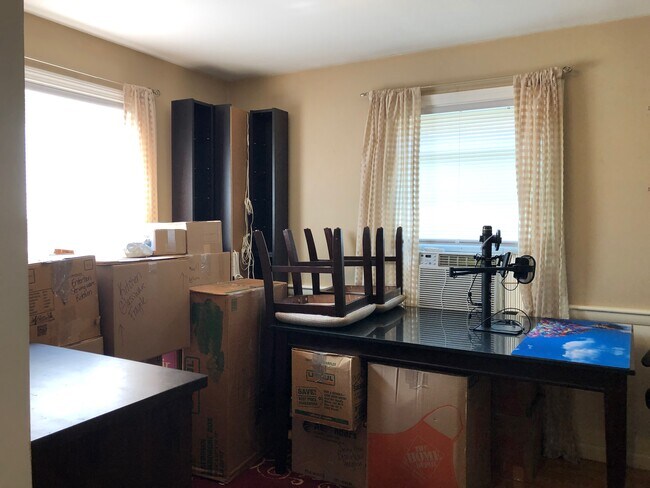 Foto del edificio - 112 Rowe St