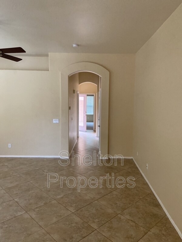 Foto del edificio - 16834 S 23rd St