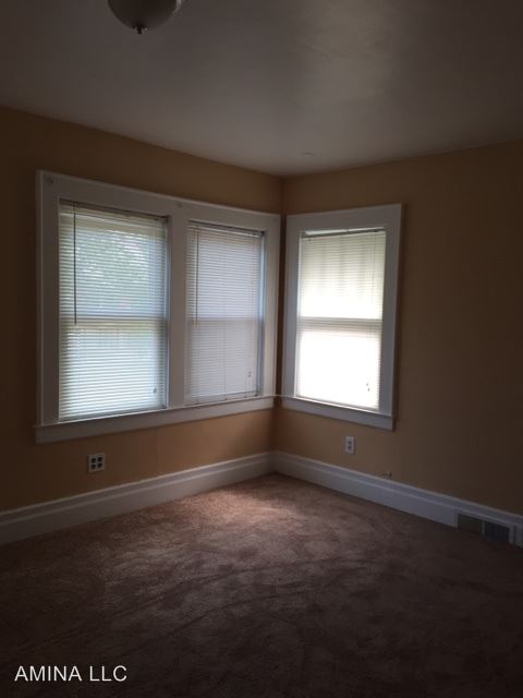 Building Photo - 309 Ravenwood Ave