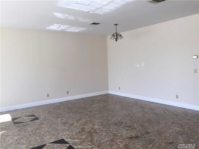 Foto del edificio - 7809 Shore Rd