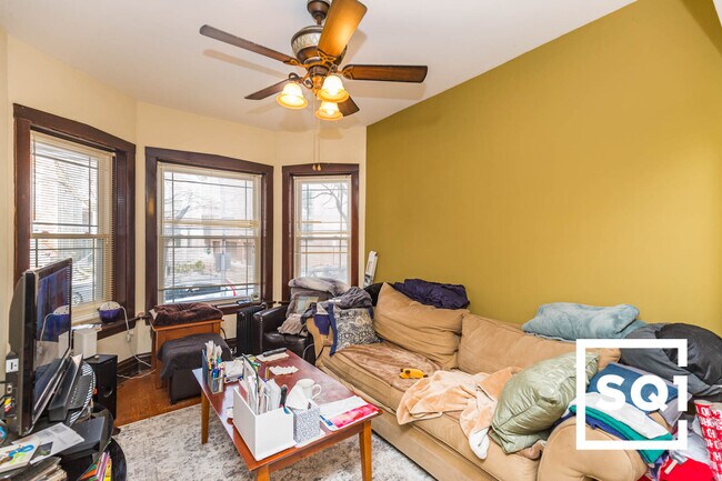 Foto del edificio - 1721 W Roscoe St