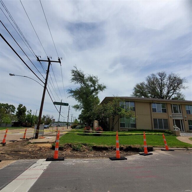 Foto del edificio - 11124 Valleydale Dr