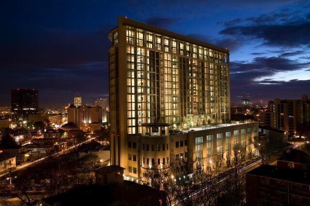 Foto del edificio - Spectacular space in Nashville's premier condo high-rise