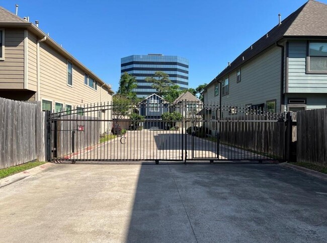 Building Photo - 1108 Beall Landing Ct
