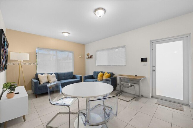 Foto del edificio - 1286 NE 109th St