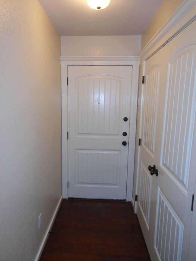 Foto del edificio - 2 Bedroom 1 Bath Apartment (40% 1st Month ...