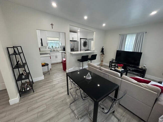 Foto del edificio - 1230 NW 125th St