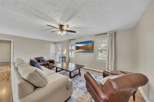 Foto del edificio - 303 Nottingham Dr