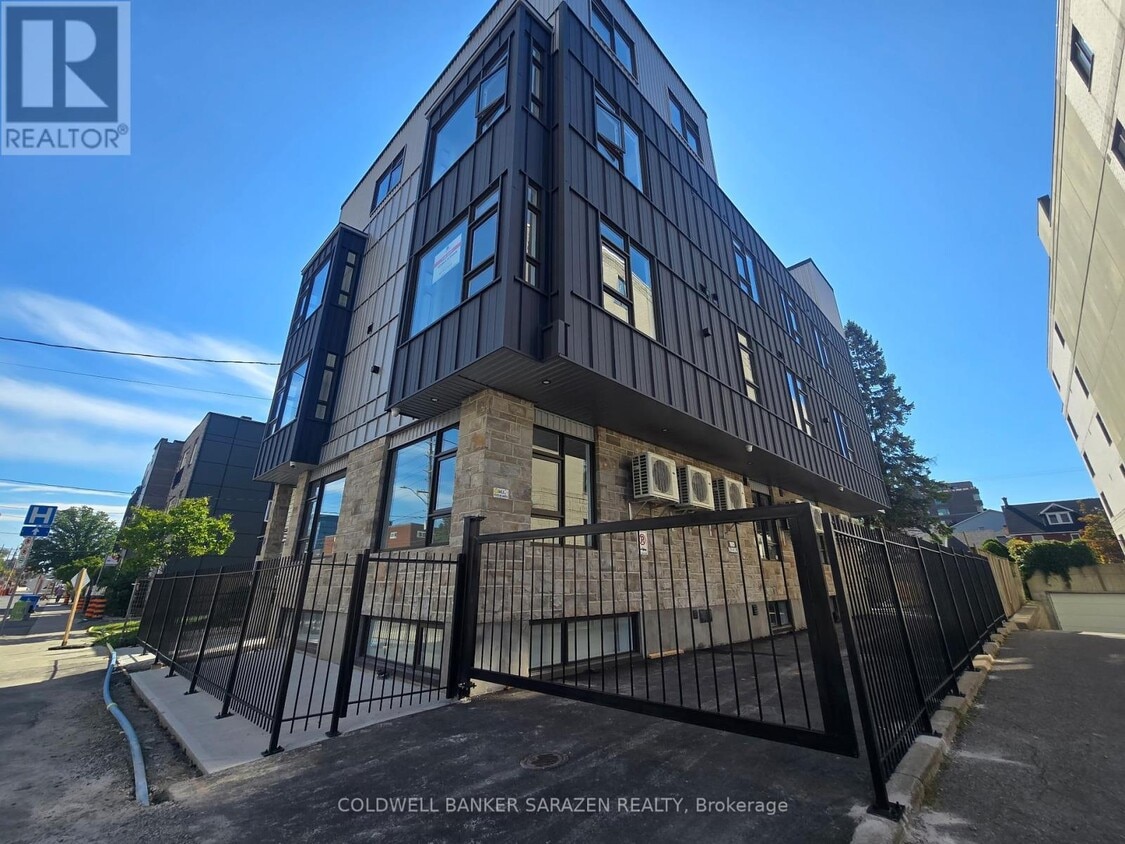 Primary Photo - 10 McArthur Ave.