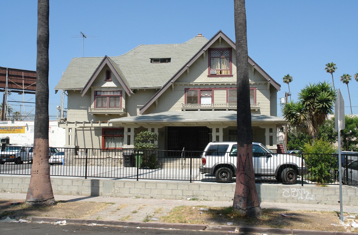 Building Photo - 987 Magnolia Ave