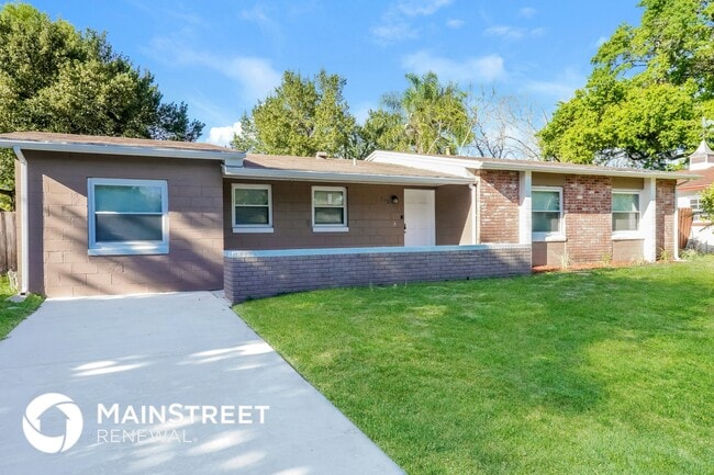 Foto del edificio - 913 Redwood Ct