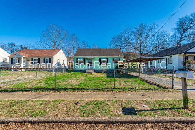 Building Photo - 2904 5th Ave