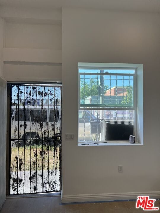 Foto principal - 1009 W 46th St