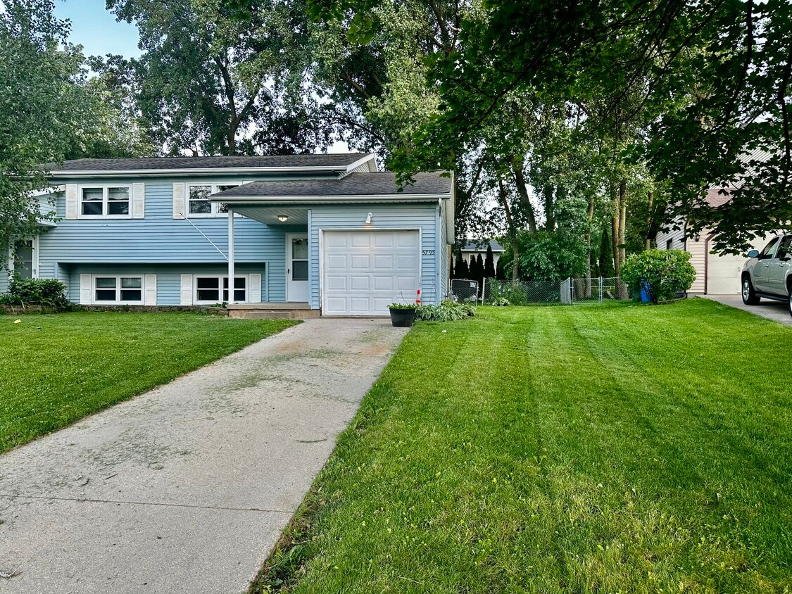 Primary Photo - 5793 Williamsburg Way