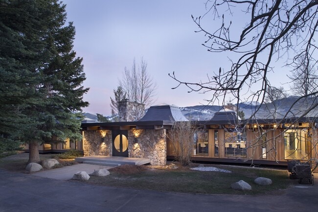 Building Photo - 2116 McLain Flats Rd