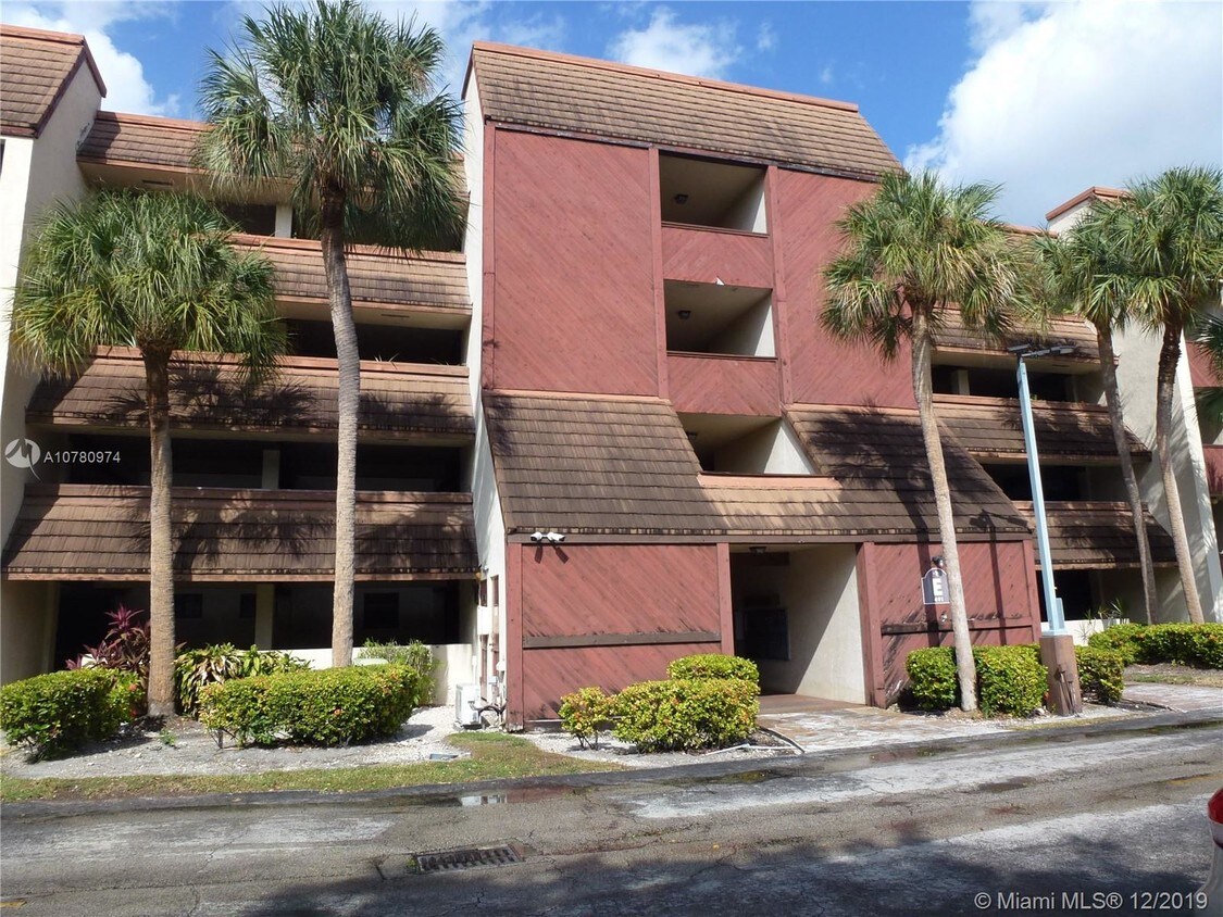 491 Ives Dairy Rd Unit 2035, North Miami Beach, FL 33179 Condo for