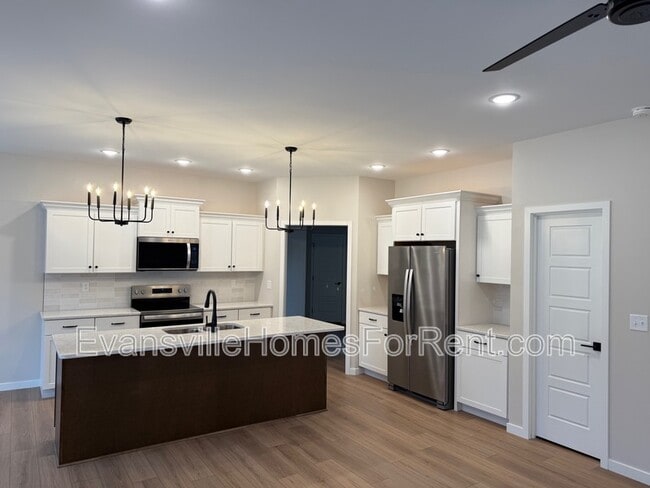 Building Photo - 3545 Sand Dr