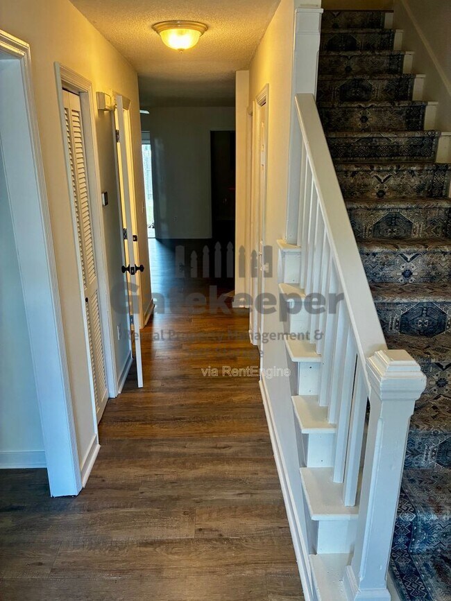 Foto del edificio - 101 Sandlewood Dr