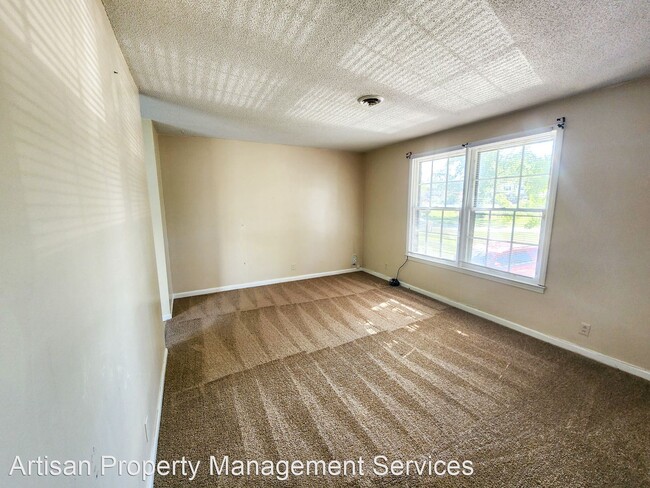 Building Photo - 3 br, 1 bath House - 710 Heidi Ct