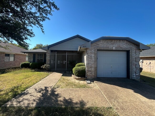 Photo - 3830 Kiest Knoll Dr House