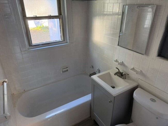 Foto del edificio - 1976 Lambert St