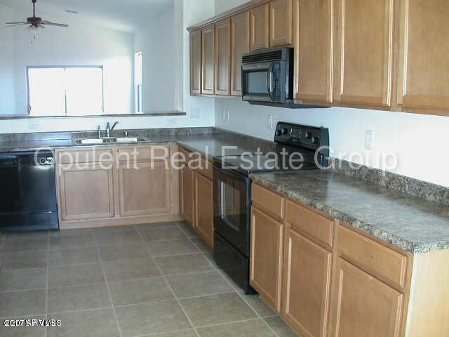 Building Photo - 3915 S Coach House Dr