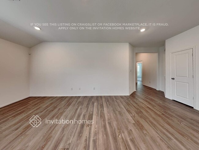 Building Photo - 428 Pecan Landing Ln