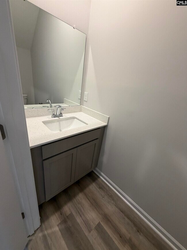 Foto del edificio - 2040 Armada Rd