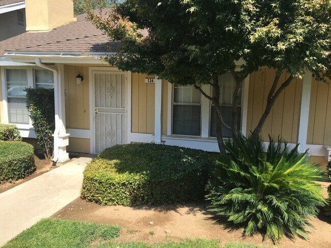 Foto del edificio - Beautifully Updated 2 Bed 2 Bath