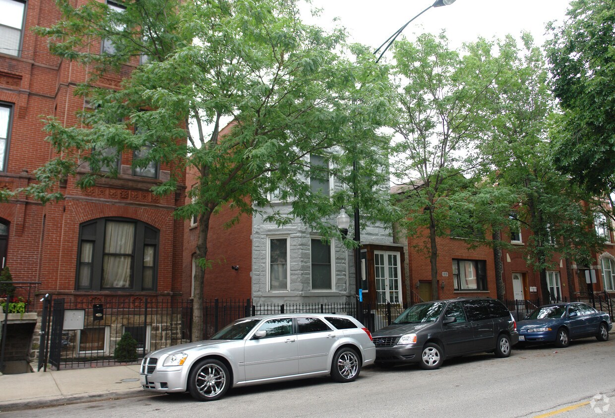 Building Photo - 1017 S Oakley Blvd