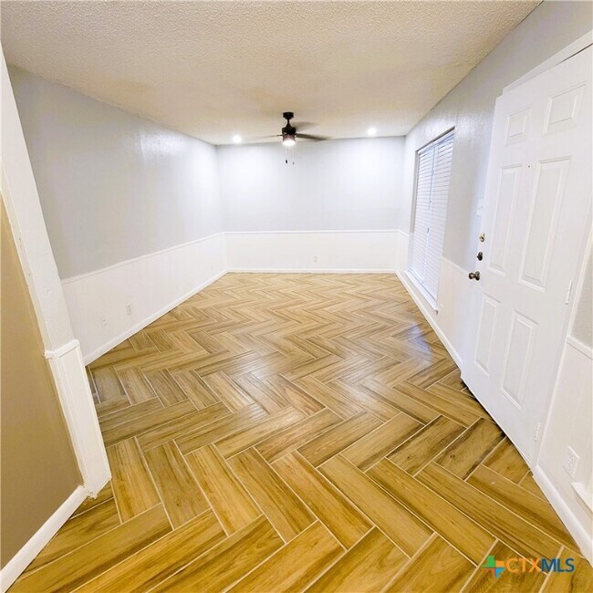 Foto del edificio - 1901 N 10th St