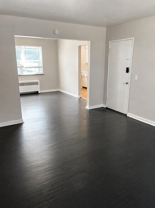Building Photo - 1607 Asmann Ave