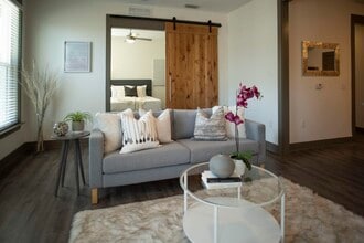 Building Photo - The Central on Orange Lake Apartments - Co...