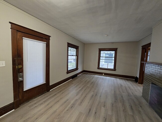 Foto del edificio - 349 17th St SE