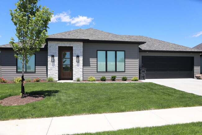 Foto del edificio - 4413 Royal County Rd