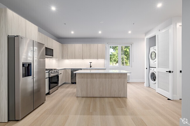Interior Photo - 232 Gregory Ave
