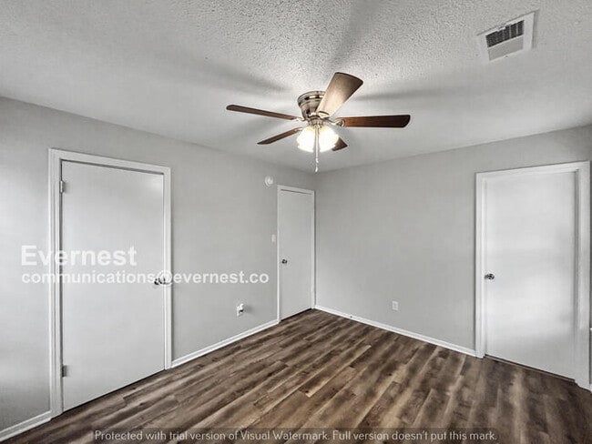 Photo - Limited Time Special Offer / 3 Bed, 2 Bath Home with Fenced Yard / Pet-Friendly / Available Now!