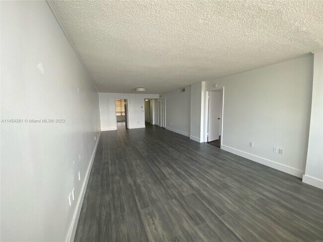 Building Photo - 10230 Collins Ave