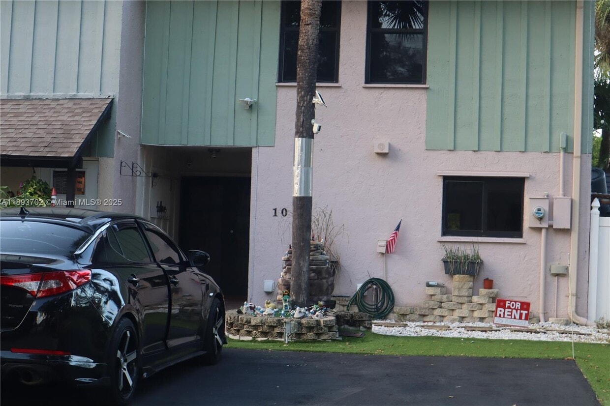 Foto principal - 7901 Northwest 33rd Street