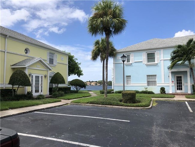 Foto del edificio - 5017 Starfish Dr SE