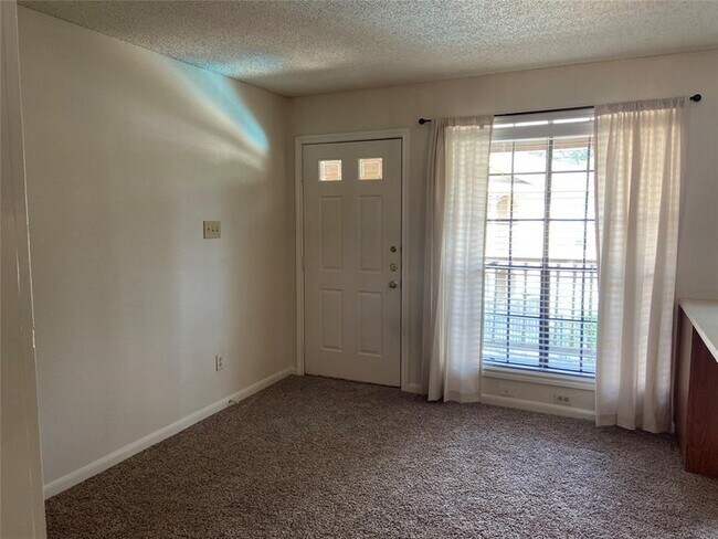 Photo - 1311 Antoine Dr Apartment