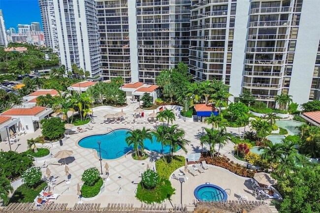 Foto del edificio - 20281 E Country Club Dr