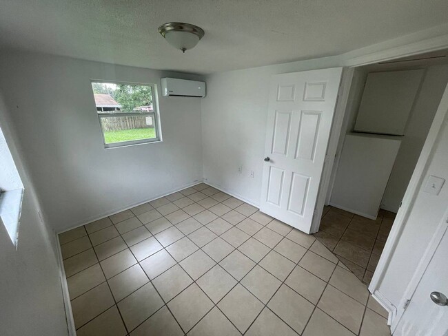 Building Photo - Elliott St