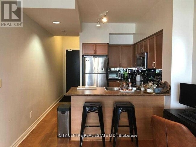 Building Photo - 388 Prince of Wales Dr