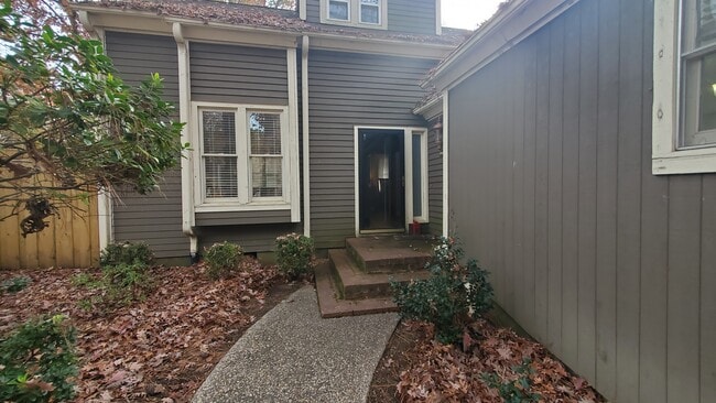 Foto del edificio - 5927 Sentinel Dr