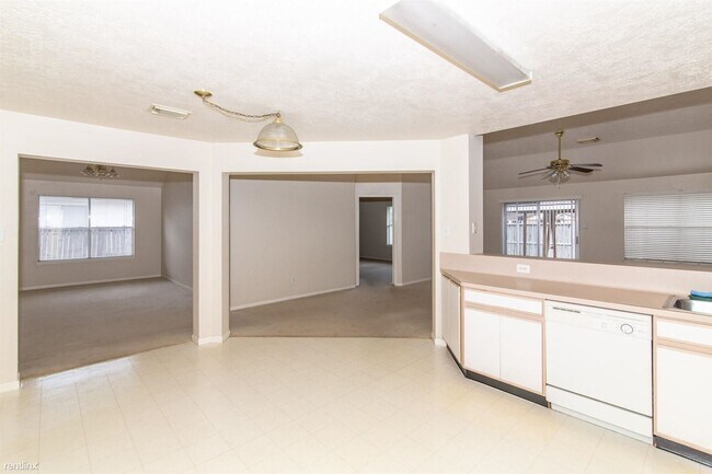 Building Photo - 3 br, 2 bath Condo - 29007 Stone Fox Dr