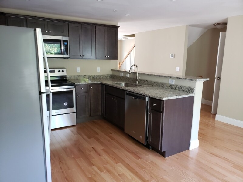 33 Cardigan Ct, Tilton, NH 03276 Townhome Rentals in Tilton NH