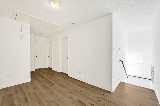Foto del edificio - 5406 Peacock St