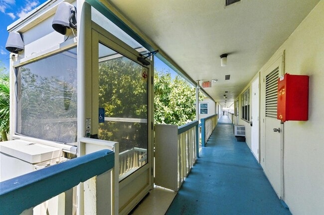 Building Photo - 111 Dorchester E