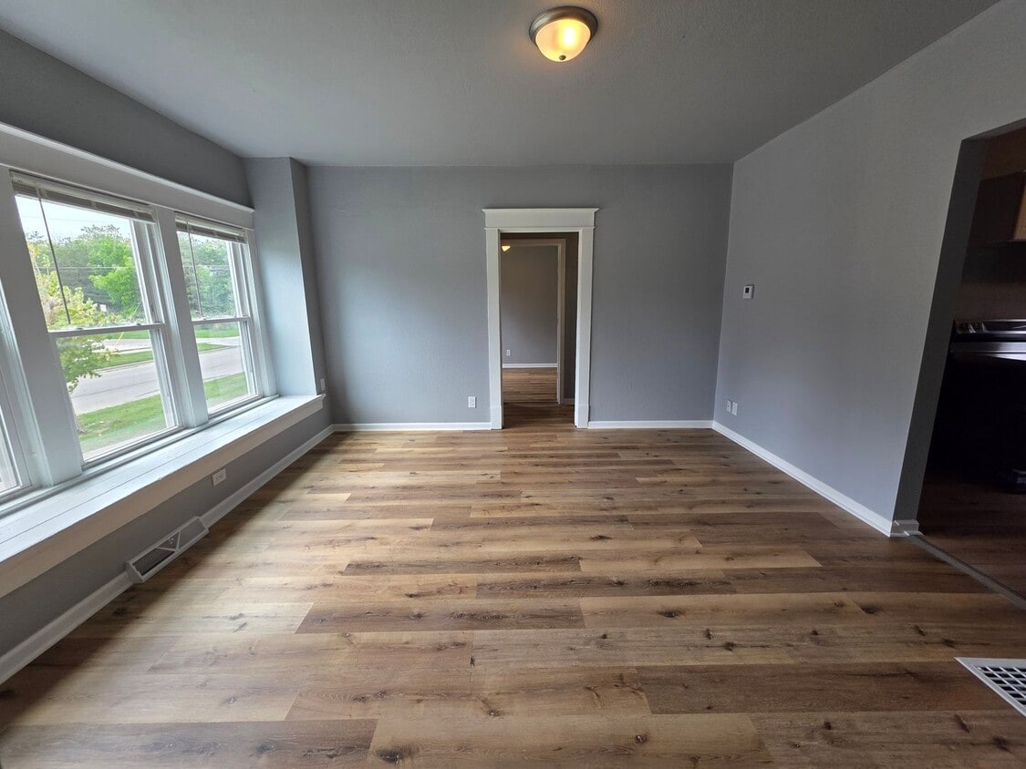 Primary Photo - Shipyard Maple At 5th